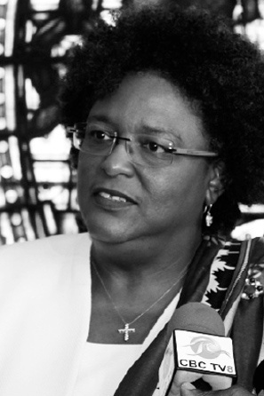 Mia A. Mottley, Q.C., M.P. • Mujeres rurales en el Caribe: Agentes claves de la transformación para un desarrollo genuino y sostenible